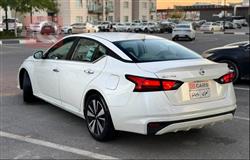 نيسان ألتيما